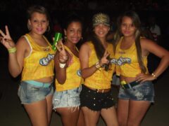 Oktober 10 Anos
